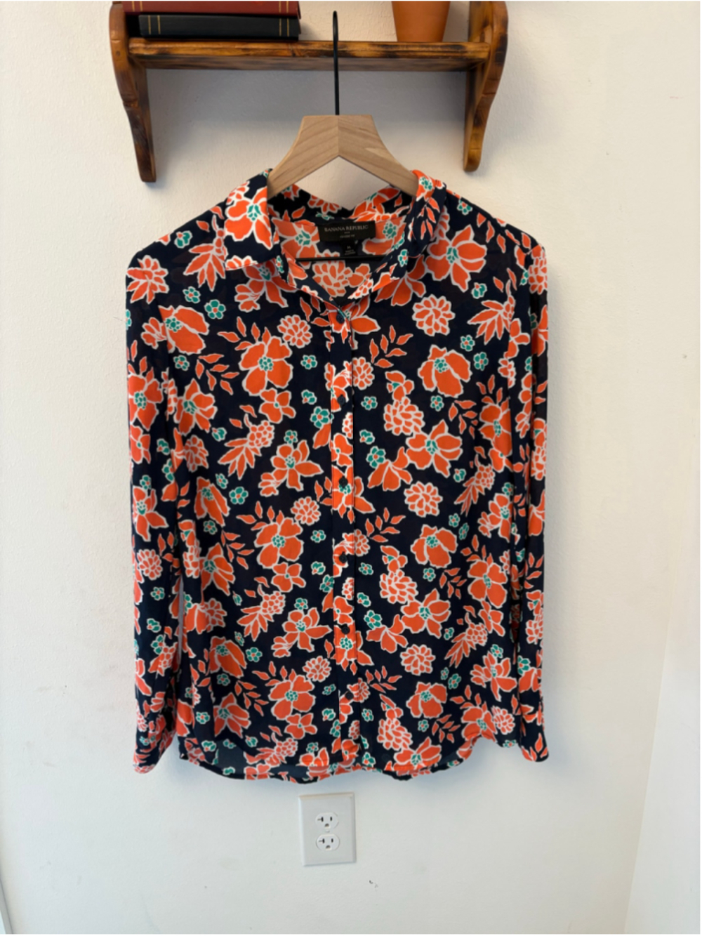 Banana Republic Factory Navy & Coral Floral Button Down Shirt Size Medium